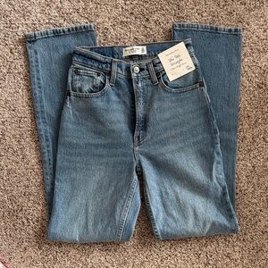 Abercrombie & Fitch Light Blue 90s Straight Ultra High Rise Jeans